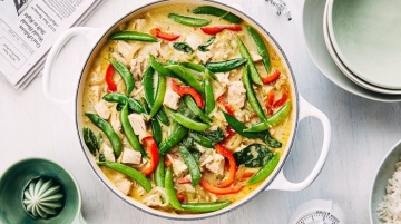 Czerwone curry z kurczakiem na mleczku kokosowym